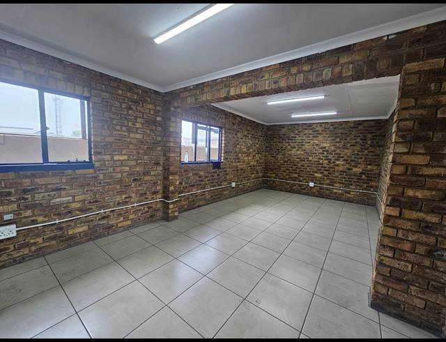 1,459M² WAREHOUSE TO LET IN ISANDO